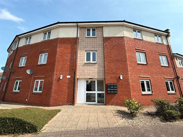 2 Bedroom Flat For Sale In Grebe Close, Dunston, Gateshead, NE11