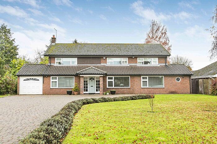 4 Bedroom Property For Sale In The Uplands, Harpenden, AL5