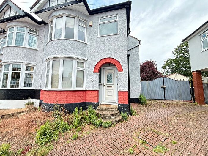 3 Bedroom End Of Terrace House To Rent In Ridgeway, Woodford Green, IG8