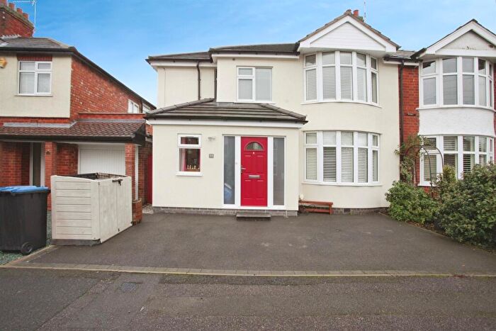 3 Bedroom Semi Detached House For Sale In Richmond Road, Rugby, CV21