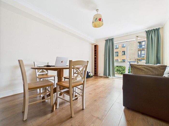 1 Bedroom Apartment For Sale In East Ferry Road, London, E14
