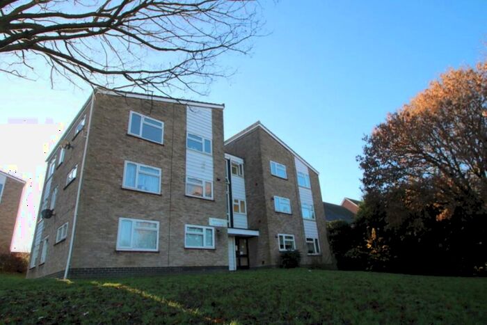 2 Bedroom Flat To Rent In Rifle Hill Braintree, CM7