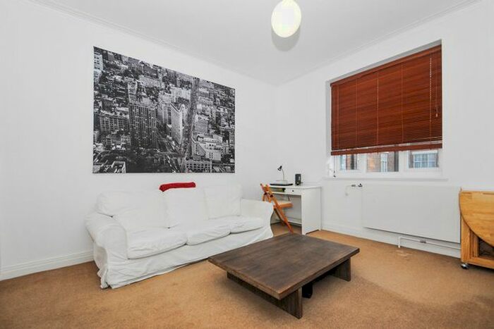 Studio To Rent In Belsize Grove, London, NW3