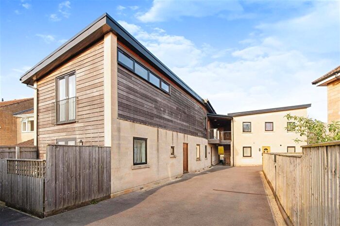 2 Bedroom Apartment To Rent In Frome Road, Bath, BA2