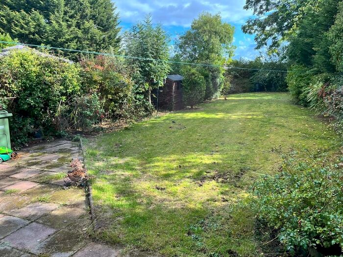 3 Bedroom Semi-Detached House To Rent In Old Lode Lane, Solihull, B92