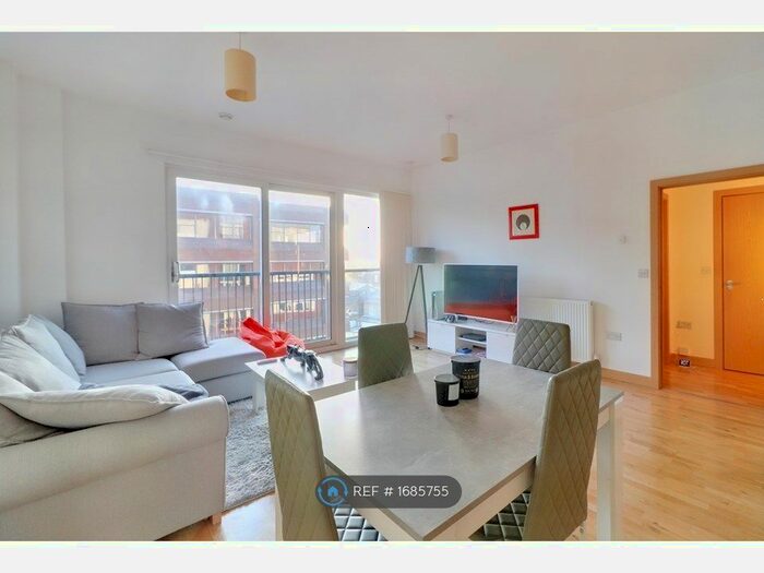 1 Bedroom Flat To Rent In Canon Court, Wallington, SM6