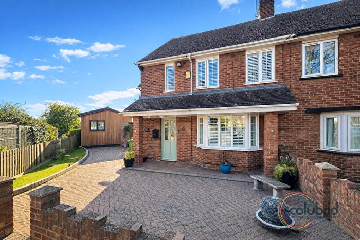 4 Bedroom Semi Detached House For Sale In Stour Road, Chadwell St Mary, RM16