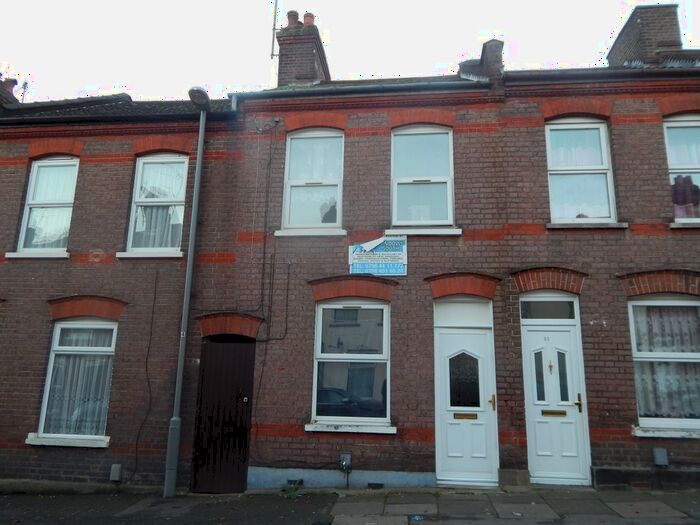 2 Bedroom Terraced House To Rent In Hampton Road, Luton, LU4