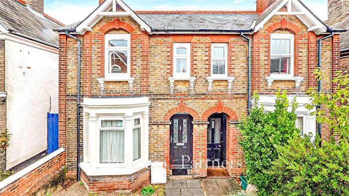 4 Bedroom Semi-Detached House To Rent In Gladstone Road, Colchester, Essex, CO1