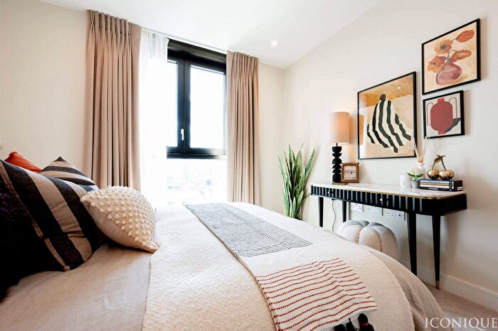 3 Bedroom Flat For Sale In Manor Road, London, E15