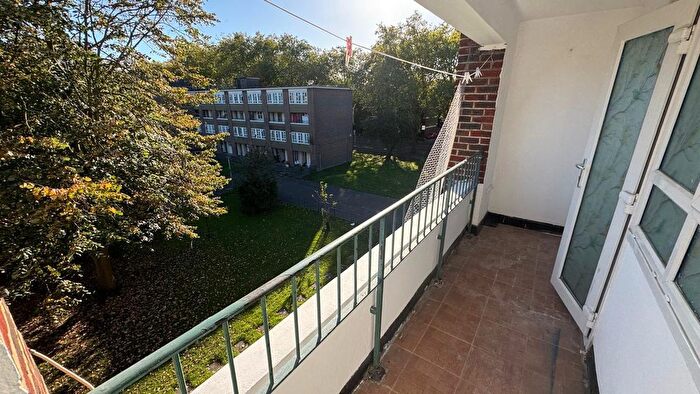 2 Bedroom Flat To Rent In Athenaeum Court, Highbury New Park, N5