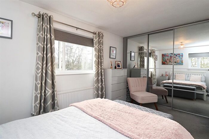 3 Bedroom End Of Terrace House For Sale In Holly Close, Full Sutton, York, YO41