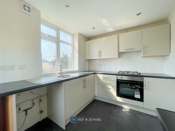 2 Bedroom Flat To Rent In Thirlmere Drive, Liverpool, L21
