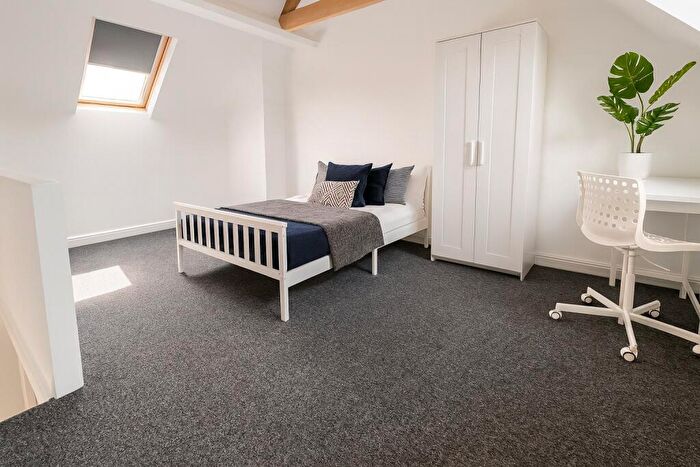 3 Bedroom House To Rent In City Road, Sheffield, S2