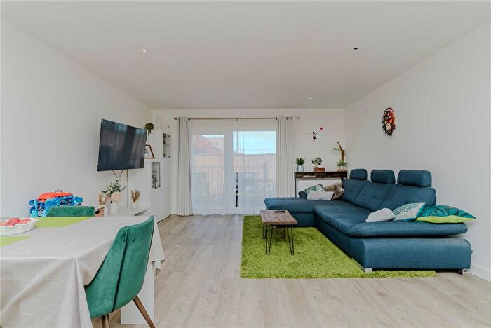 3 Bedroom Apartment For Sale In Rolfe Terrace, Woolwich, SE18