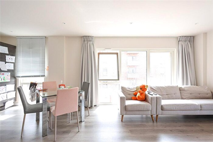 2 Bedroom Apartment To Rent In Royal Engineers Way, London, NW7