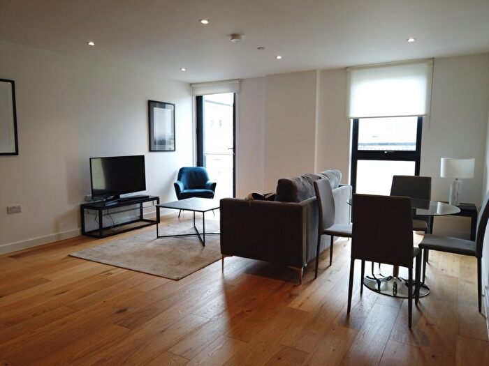 2 Bedroom Flat To Rent In Luxe Tower, Dock Street, London, E1