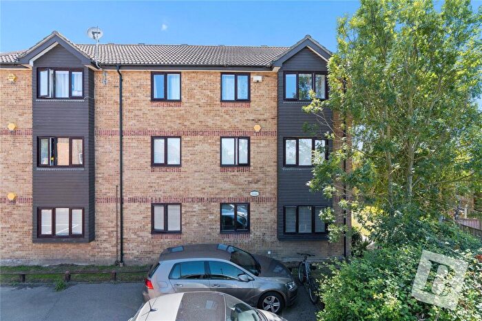 2 Bedroom Apartment For Sale In Messant Close, Harold Wood, Romford, RM3