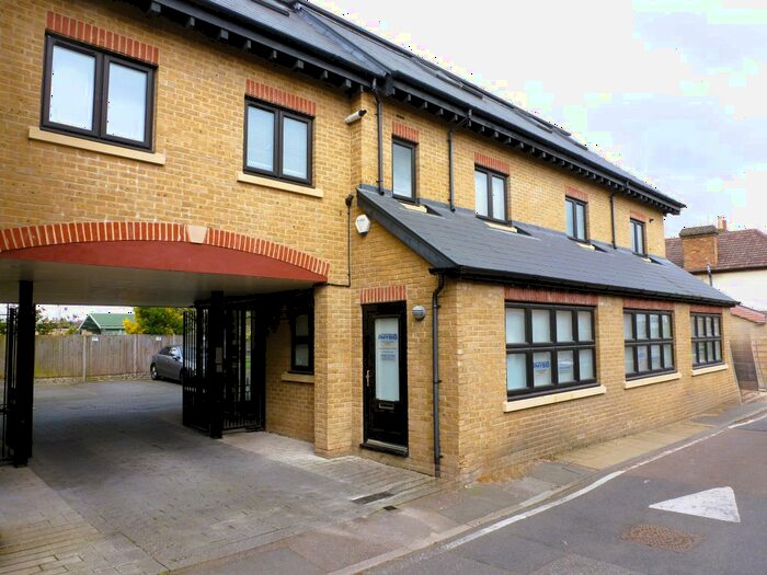 2 Bedroom Flat To Rent In Samuel House, Sidcup, Kent, DA15