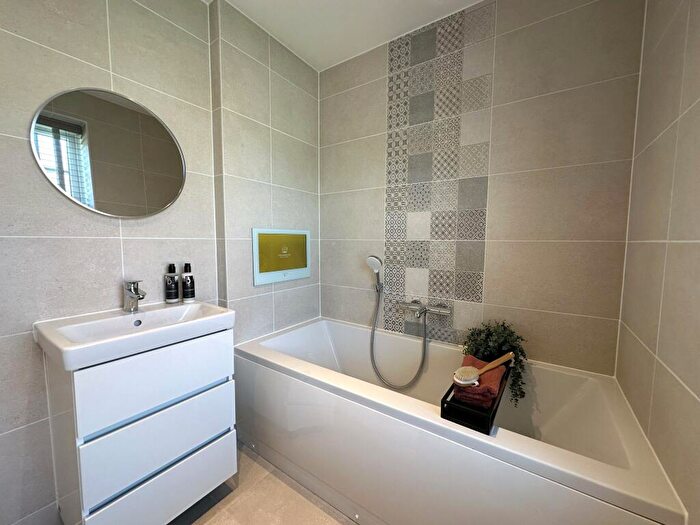 5 Bedroom Detached House For Sale In Lutterworth Road, Burbage, Hinckley, LE10