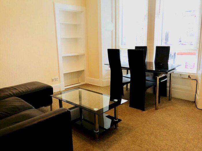 2 Bedroom Flat To Rent In Albert Street, Dundee, DD4