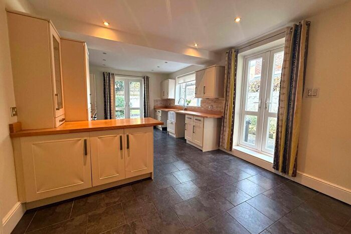 5 Bedroom Semi-Detached House To Rent In Nettlecombe Avenue, Southsea Unfurnished, PO4