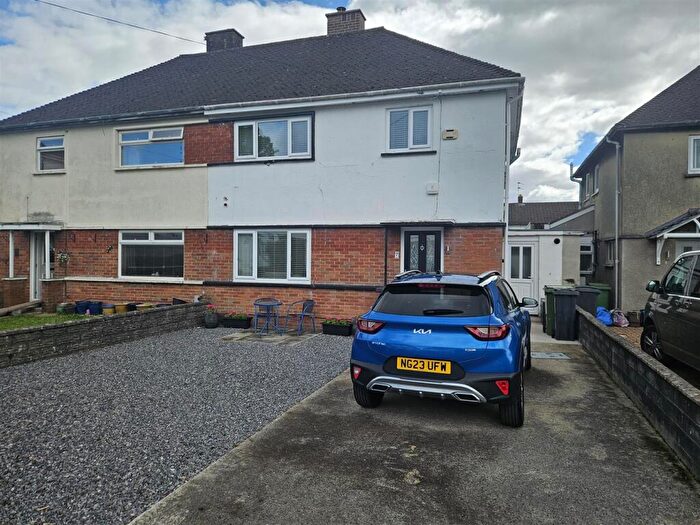 3 Bedroom Semi Detached House For Sale In Cadwgan Place, Fairwater, Cardiff, CF5