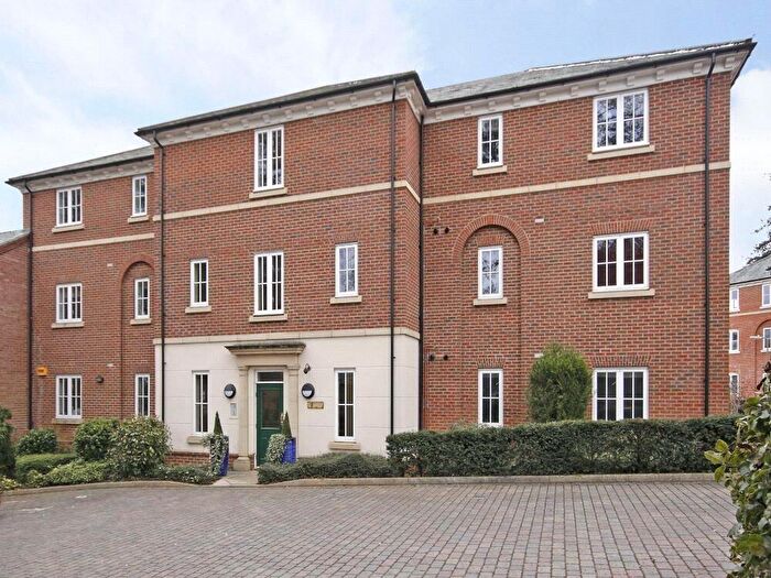 2 Bedroom Flat To Rent In Braemore Court, Marnhull Rise, Winchester, Hampshire, SO22