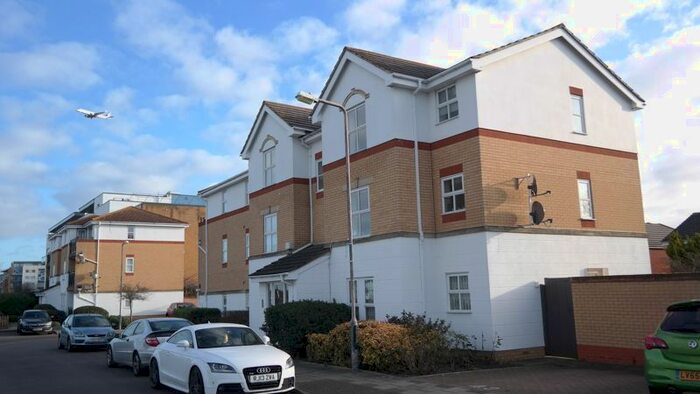 1 Bedroom Flat To Rent In Princess Alice Way, West Thamesmead, London, SE28