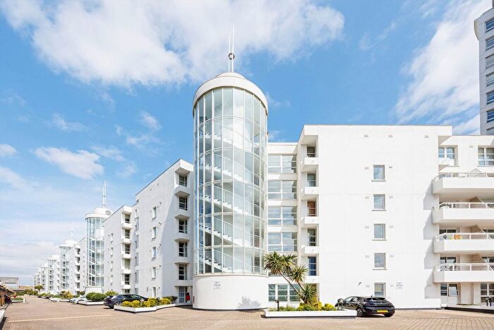 2 Bedroom Flat To Rent In Barrier Point Road, Royal Wharf, E16