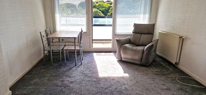 2 Bedroom Flat To Rent In Oldcroft Court, Stockethill, Aberdeen, AB16