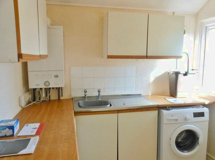 1 Bedroom Flat To Rent In Habershon Street, Splott, Cardiff, CF24
