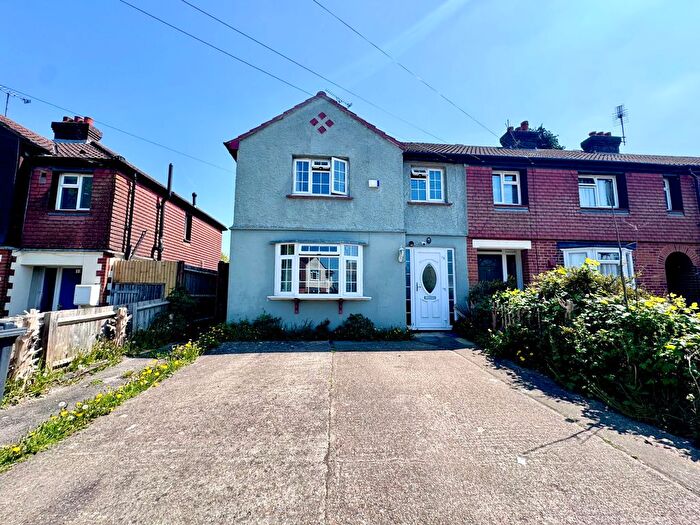 3 Bedroom End Of Terrace House To Rent In Grove Road, Maidstone, ME15