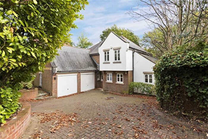 5 Bedroom Detached House To Rent In Hanger Hill, Weybridge, KT13