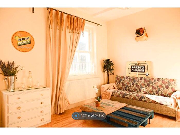 2 Bedroom Flat To Rent In Bethnal Green, London, E1