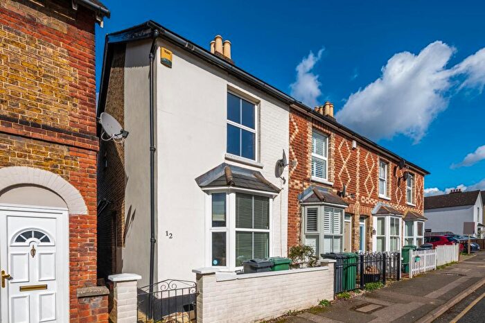 3 Bedroom End Of Terrace House For Sale In Doods Road, Reigate, RH2