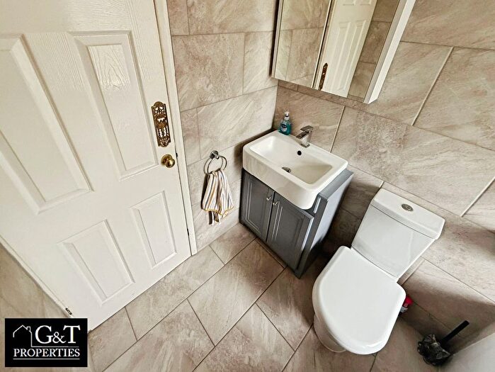 2 Bedroom Semi-detached House For Sale In Birch Crescent, Tividale, Oldbury, B69