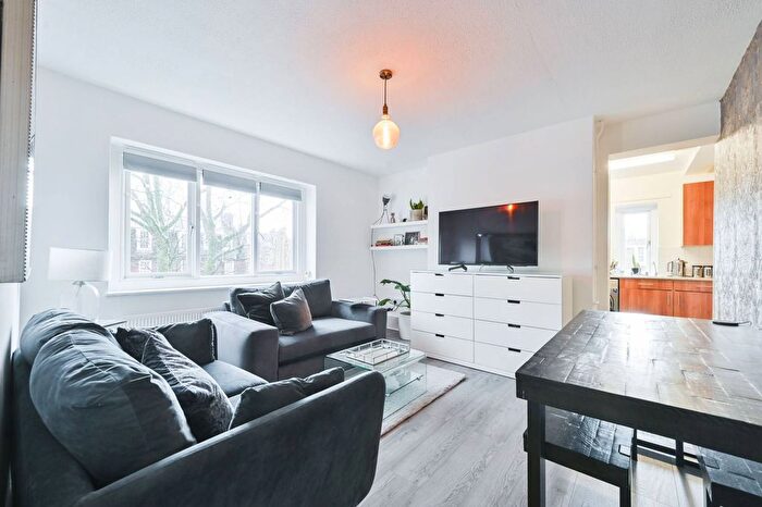 1 Bedroom Flat For Sale In Halton Road, Highbury And Islington, London, N1