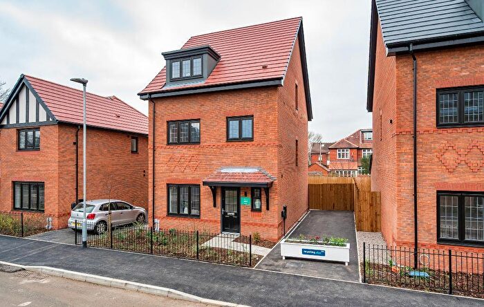 4 Bedroom Detached House To Rent In Dunnock Close, Chorlton, Manchester, M21