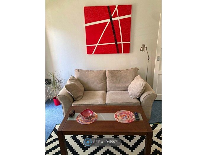 1 Bedroom Flat To Rent In Bradlord House, London, SE21