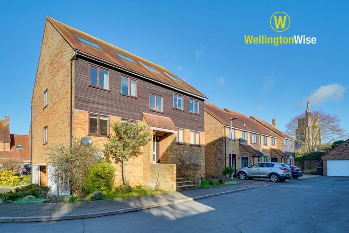 2 Bedroom Flat For Sale In Bacons Yard, Ashwell, Baldock, SG7