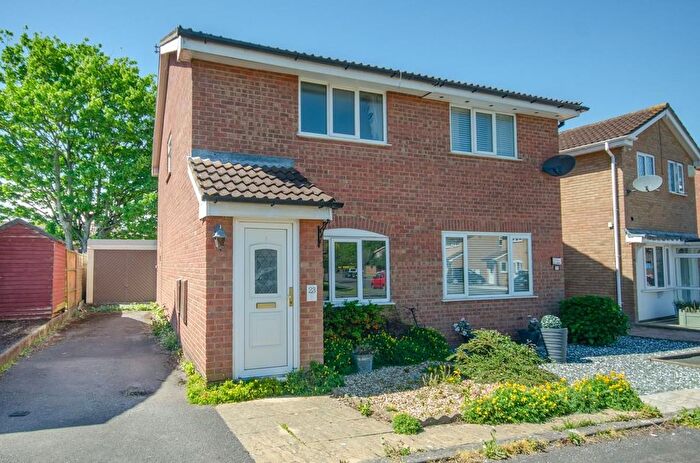 2 Bedroom Semi Detached House For Sale In Long Close, Downend, Bristol, BS16