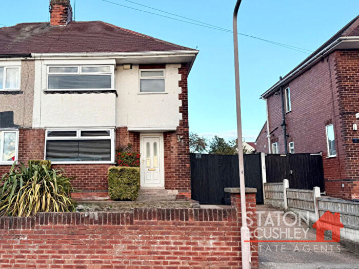 3 Bedroom Semi-Detached House For Sale In Charnwood Grove, Mansfield, NG18