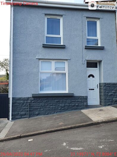 3 Bedroom End Of Terrace House To Rent In Field Street, Trelewis, CF46