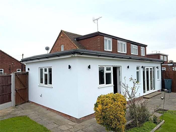 3 Bedroom Bungalow For Sale In Cannon Close, Stanford-Le-Hope, Essex, SS17