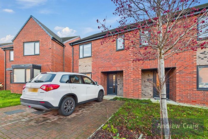 3 Bedroom Semi-Detached House For Sale In Nightingale Avenue, Hebburn, NE31