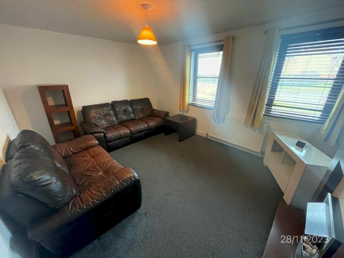 2 Bedroom Flat To Rent In Hutcheon Low Place, Ground Floor Right, Aberdeen, AB21