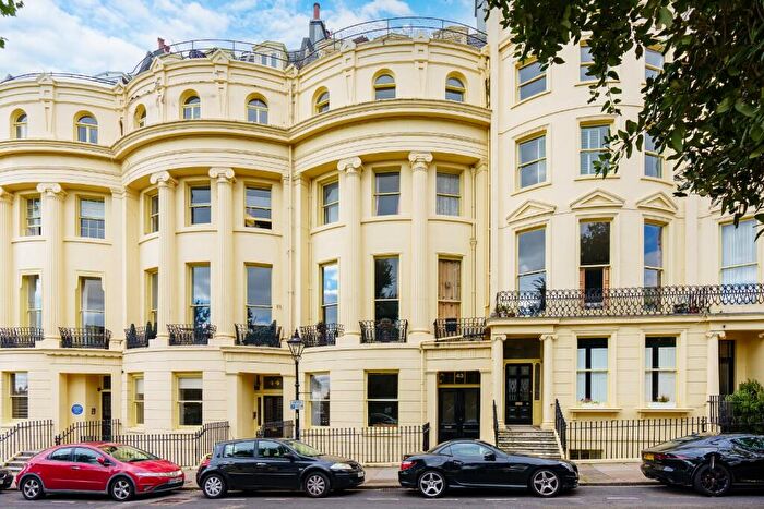 1 Bedroom Flat To Rent In Brunswick Square, Hove, East Sussex, BN3
