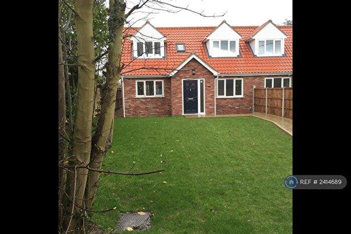 3 Bedroom Semi-Detached House To Rent In Buxton Road, Norwich, NR10