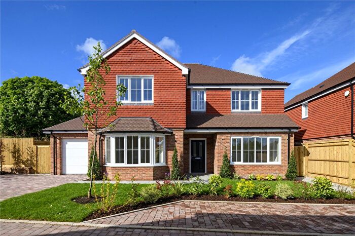 4 Bedroom Detached House For Sale In Orchard Walls, Effingham, KT24